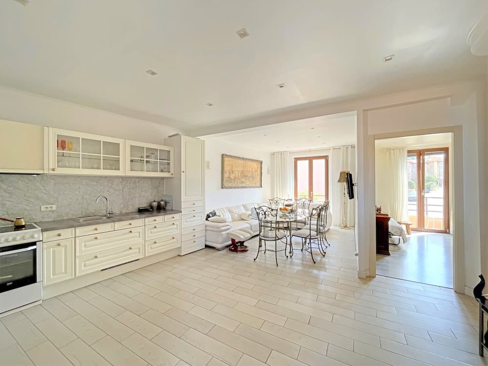 3 BEDR APPARTMENT BEACH ACCES THEOULE