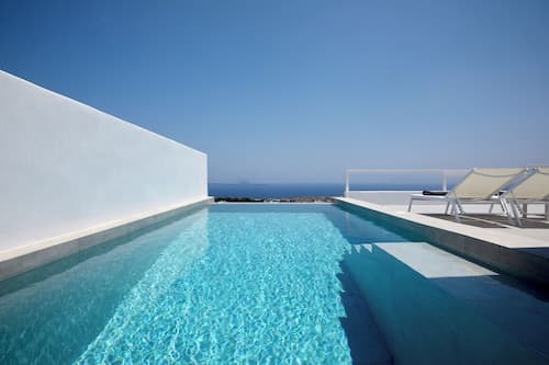 Thadeos Villa