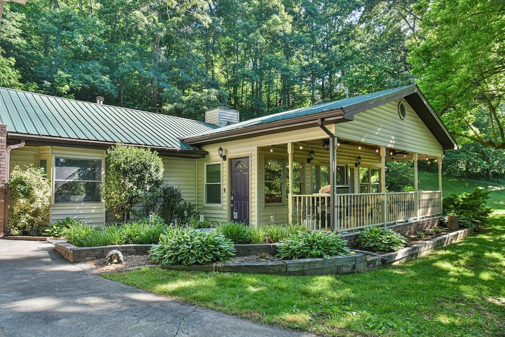 Mountain Retreat Hot Tub Asheville
