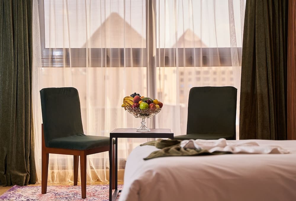 New Pyramid Front Hotel