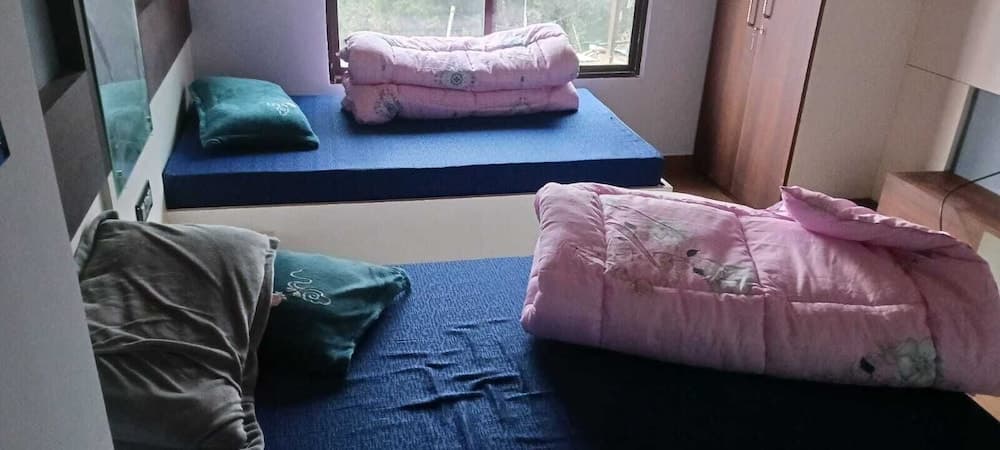 Buddha's Mirror Mountain Retreat