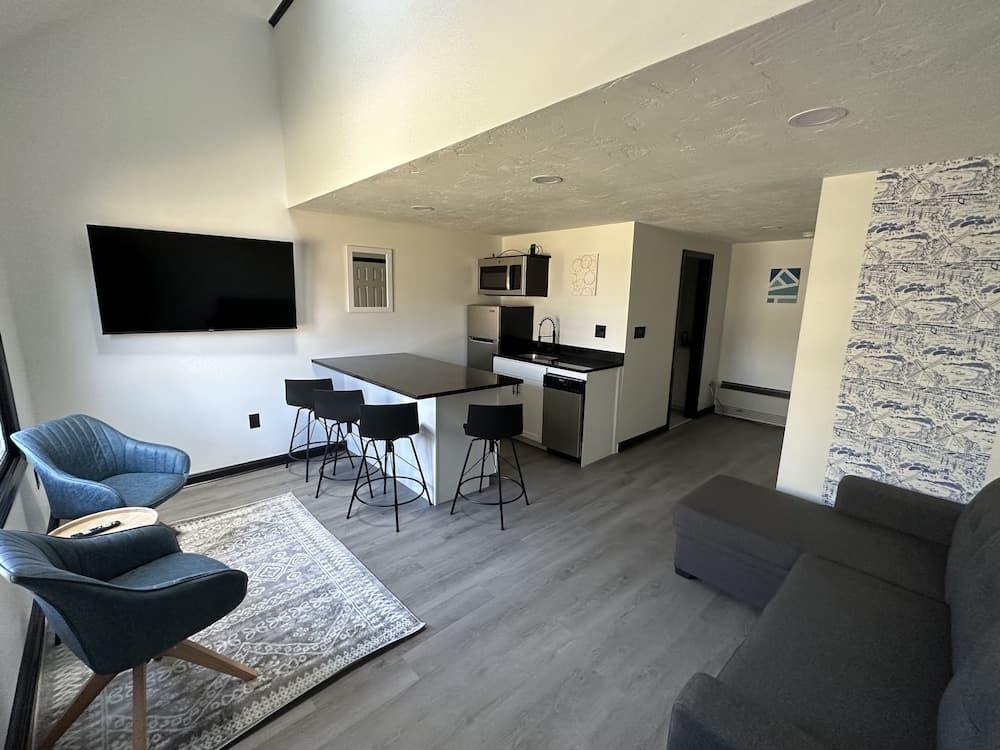 Harborside Suites