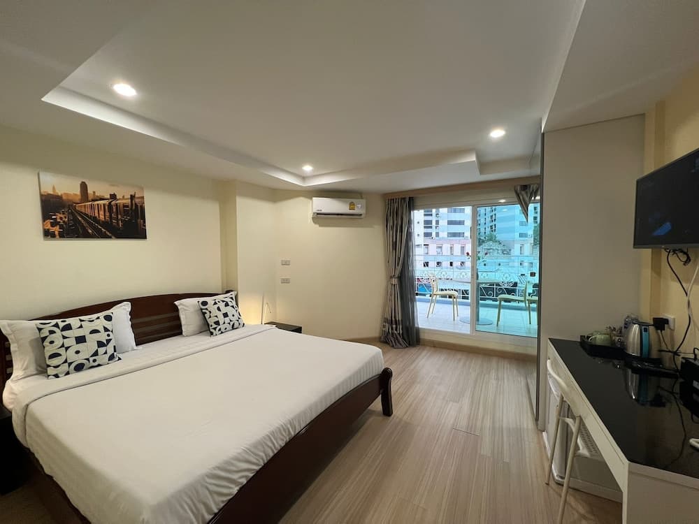 V Check Inn Sukhumvit 22
