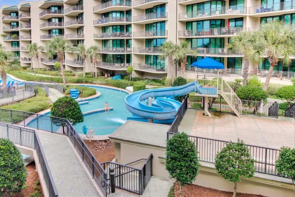 3br/3ba w/ Lazy River & Slide Sleeps 8