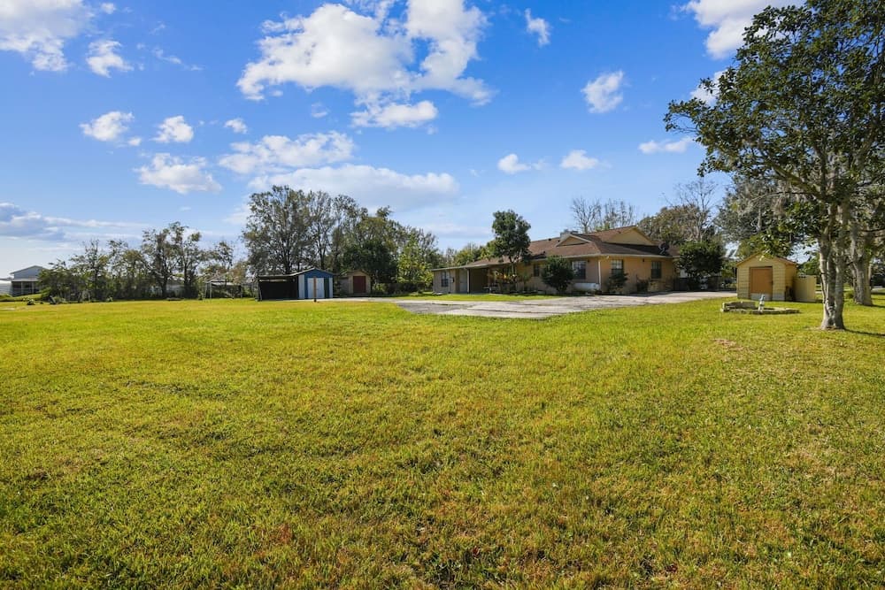 TRANQUILITY. Gated Estate Home. Privacy.