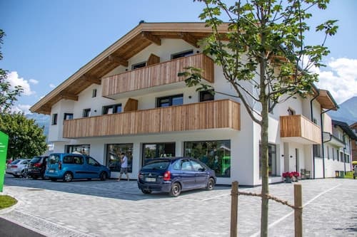 Tevini Boutique Suites - Apartment Water
