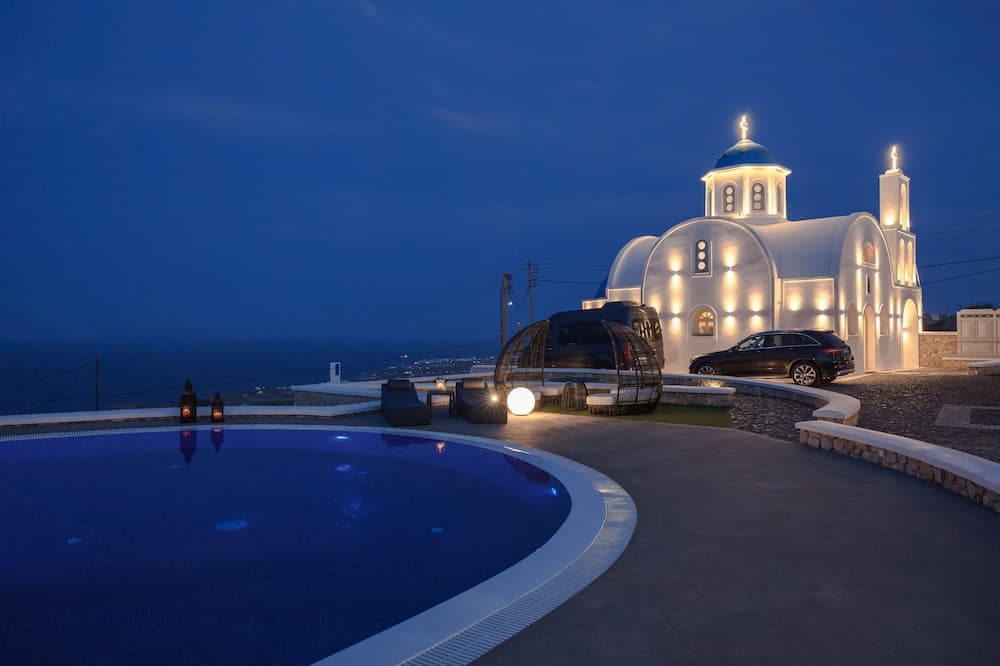 Santorini Grand Luxury Villas