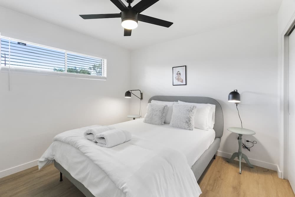 Contemporary Condo in Central Biltmore