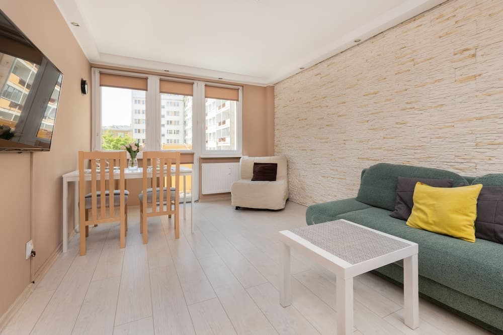 Skwer Kościuszki Apartment by Renters