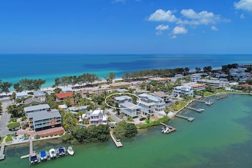 Mermaid's Landing managed by Beach Retreats