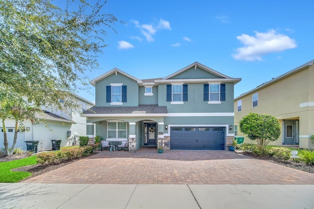 8-Bedroom Villa with Theater Near Disney 8 Home by RedAwning