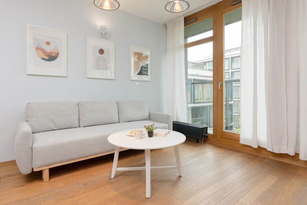 Kolejowa Studio Warsaw by Renters