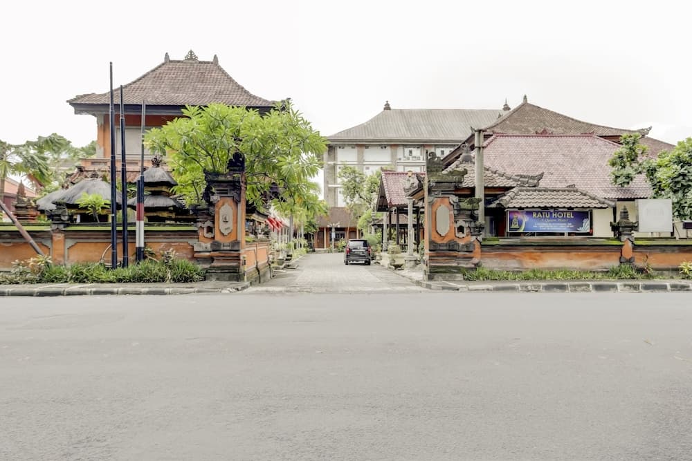 Super OYO 3261 Hotel Ratu