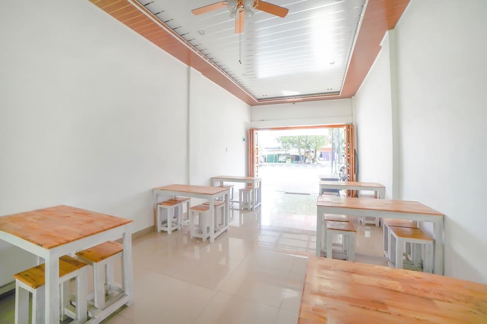 Super OYO 90457 Anara Residence & Guest House