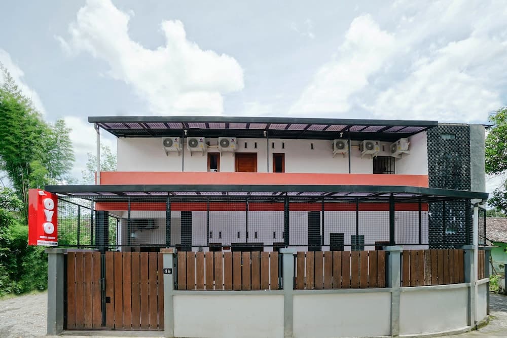 OYO 3006 Falisha Homestay Syariah