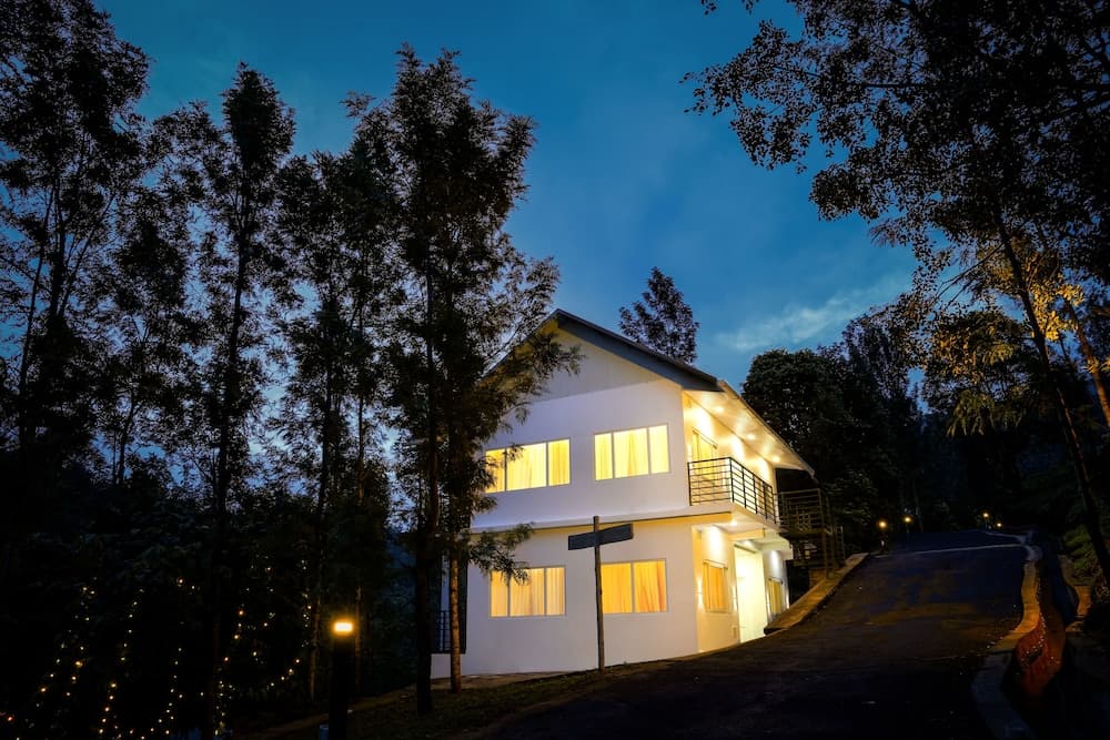 Misty Range Resorts