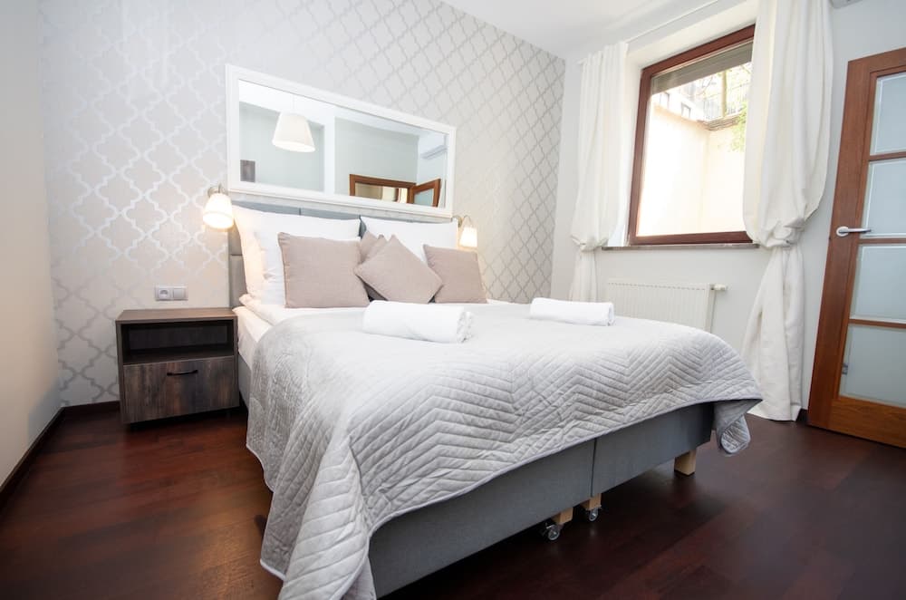 InPoint Old Town- Apartment with garden