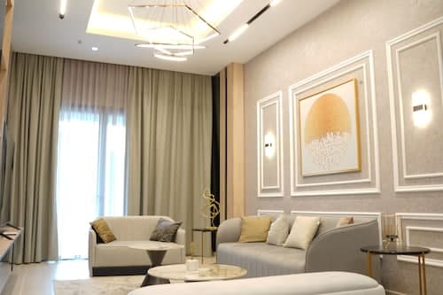 Stylish 1 BR for rent G005