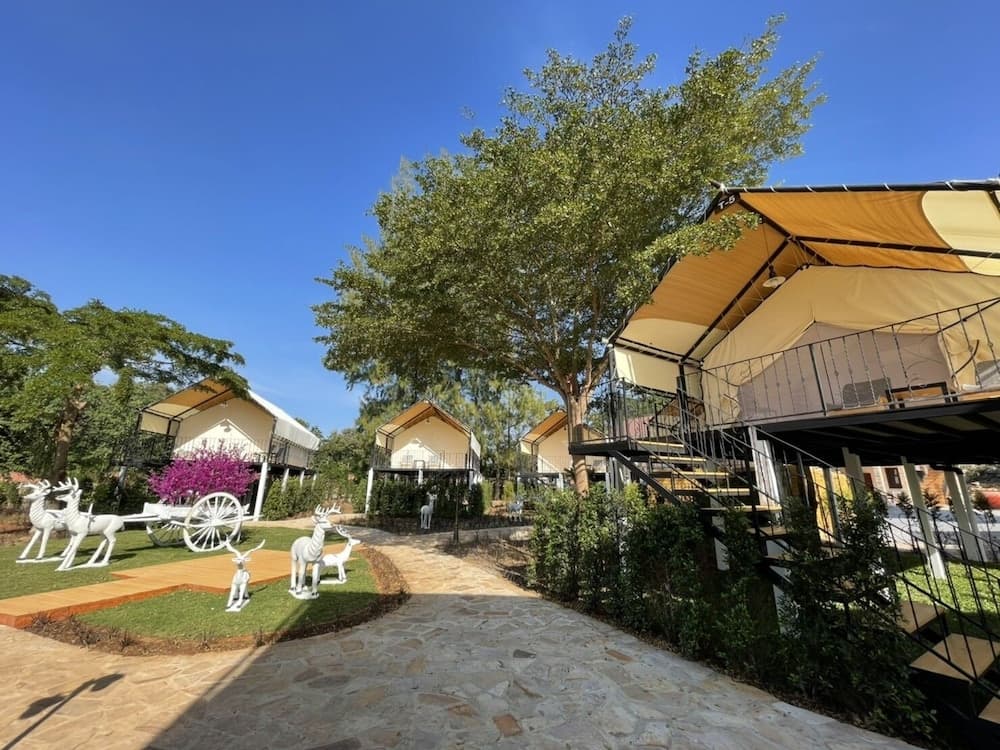 Mont blanc base camp khao yai