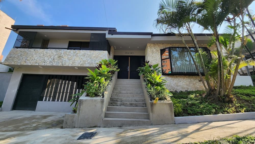 Luxury Home In Las Lomas