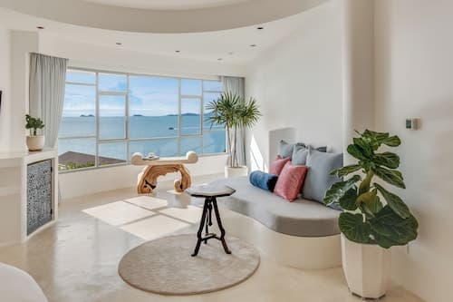 Ampersand Resort