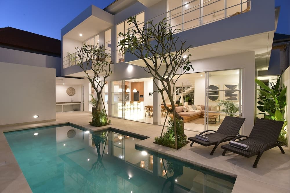 Villa Cruz in the centre Berawa