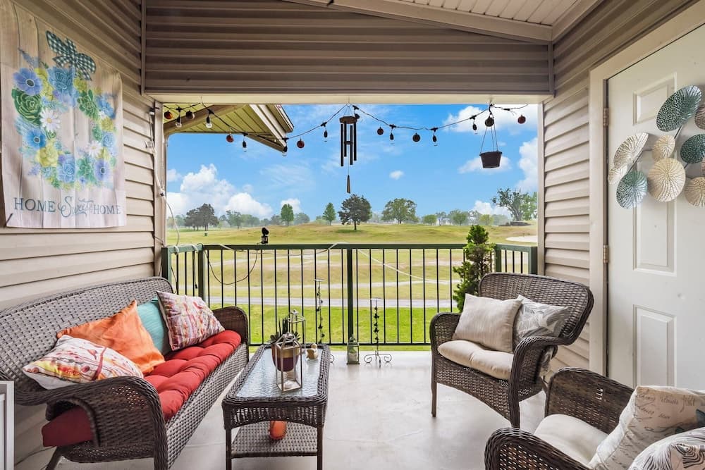 Home on the Golf Range - Holiday Hills Branson - Golf Resort - Outdoor Pools