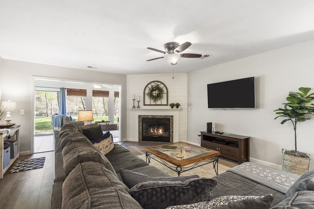 Lakefront Paradise at the Pointe