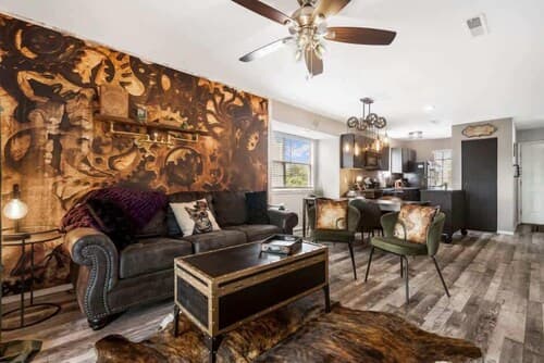 Time Traveler Suite - Private Balcony