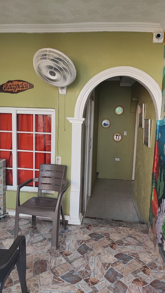 Hospedar Frente al Aeropuerto