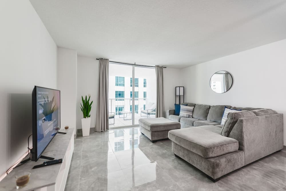 The Club at Brickell Bay