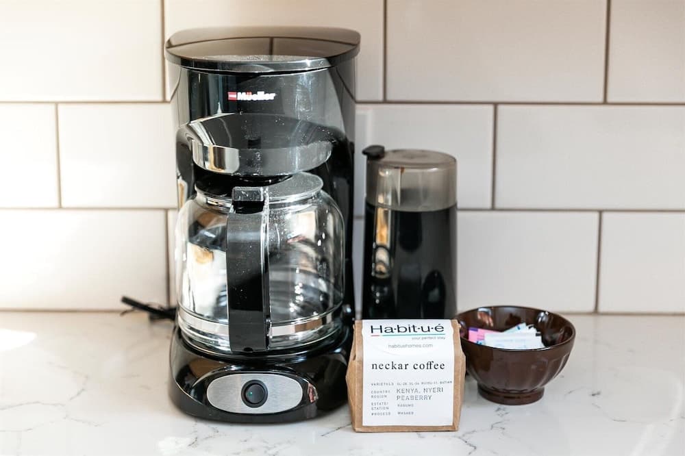 Kahve ve/veya kahve makinesi