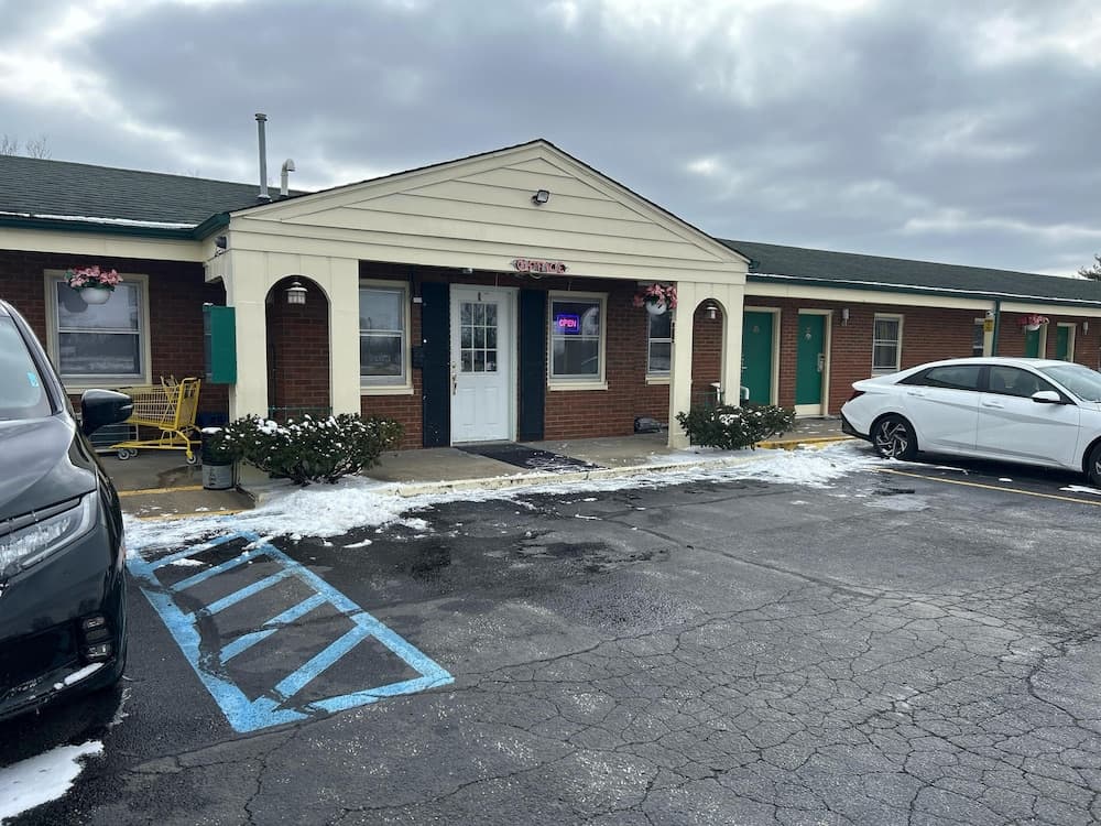 Hillcrest Motel By OYO Aurora IN Near Lawrenceburg