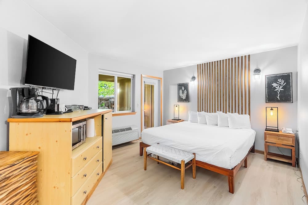 Snowstorm Studio on Icicle Village