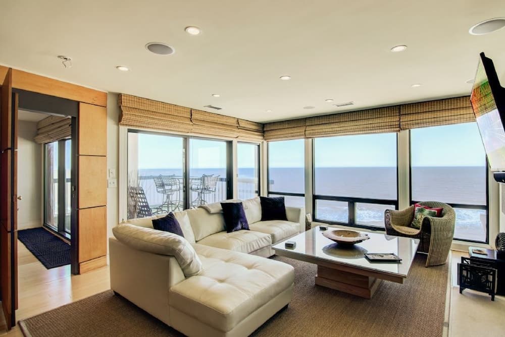 1403 Ocean Club by Avantstay Beach Home w/ Great Kitchen