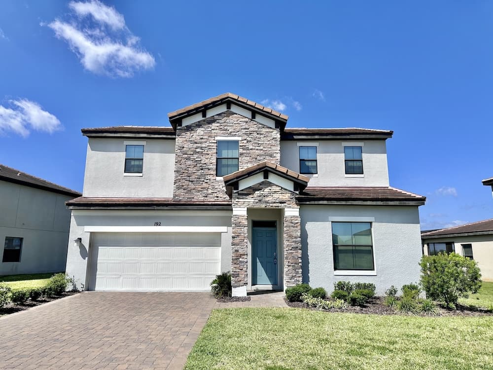 Balmoral Resort-192kb 4 Bedroom Home by RedAwning