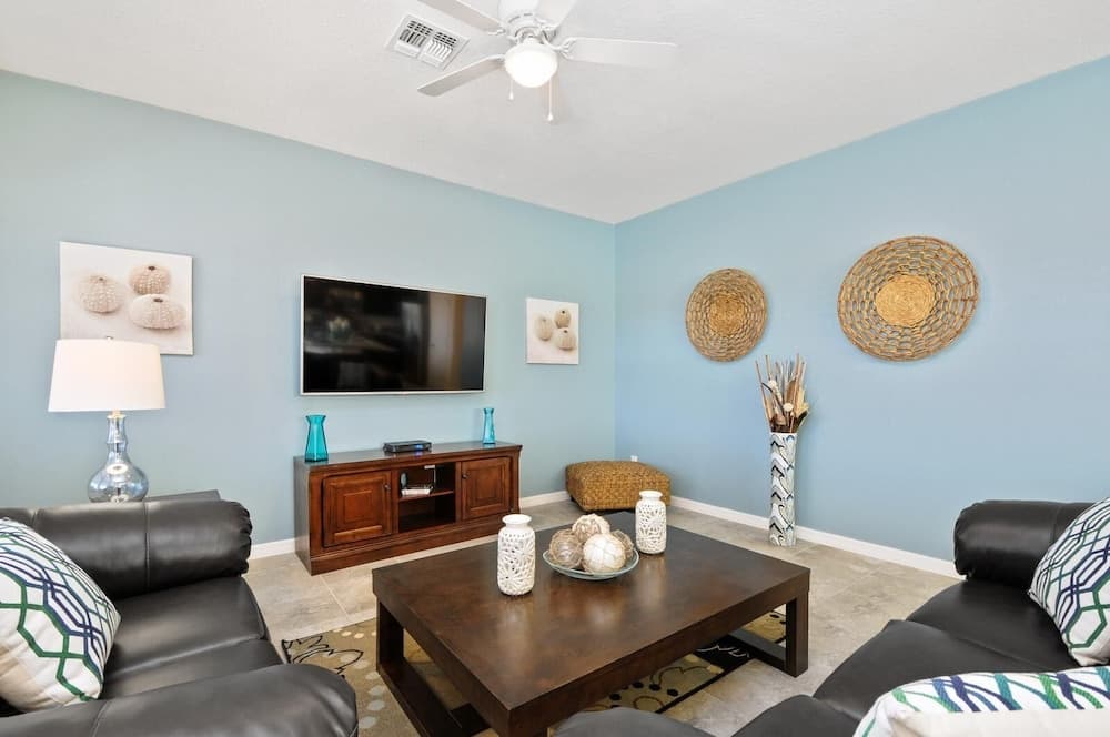 1287yc - West Haven Gated Community 6 Bedroom Home by RedAwning