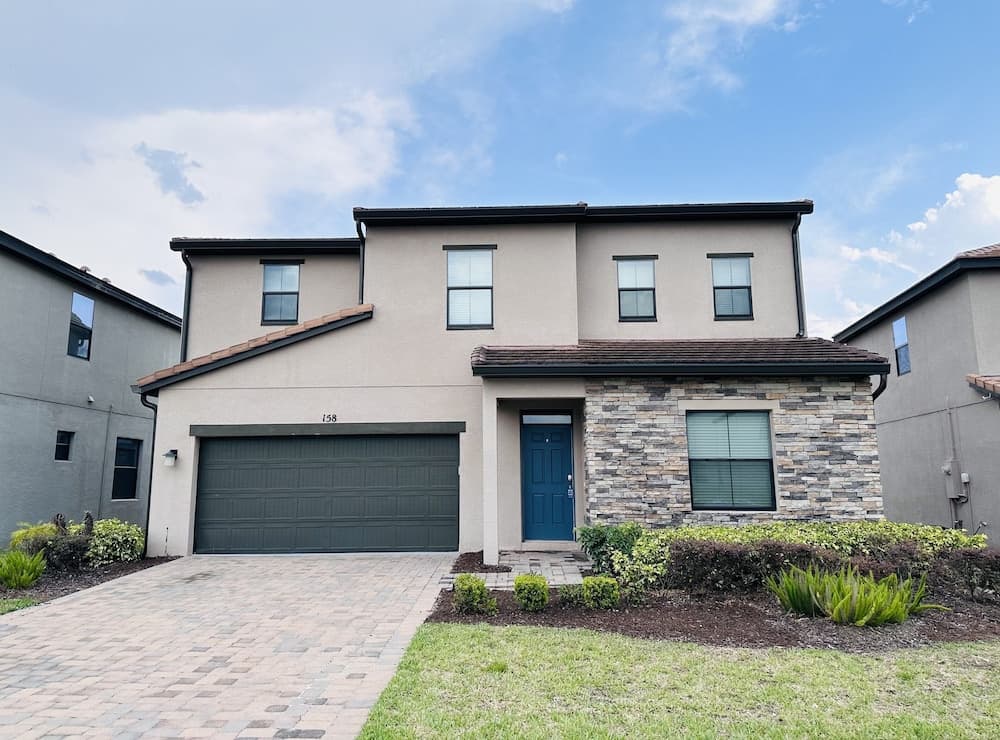 Balmoral Resort-158kb 4 Bedroom Home by RedAwning