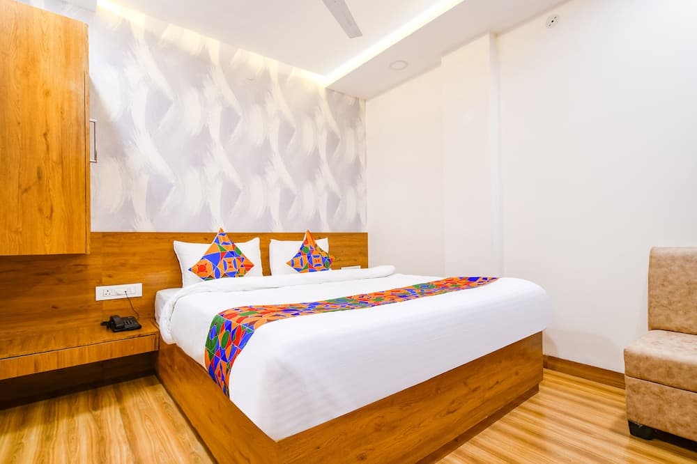 Fabhotel Woodlark Inn