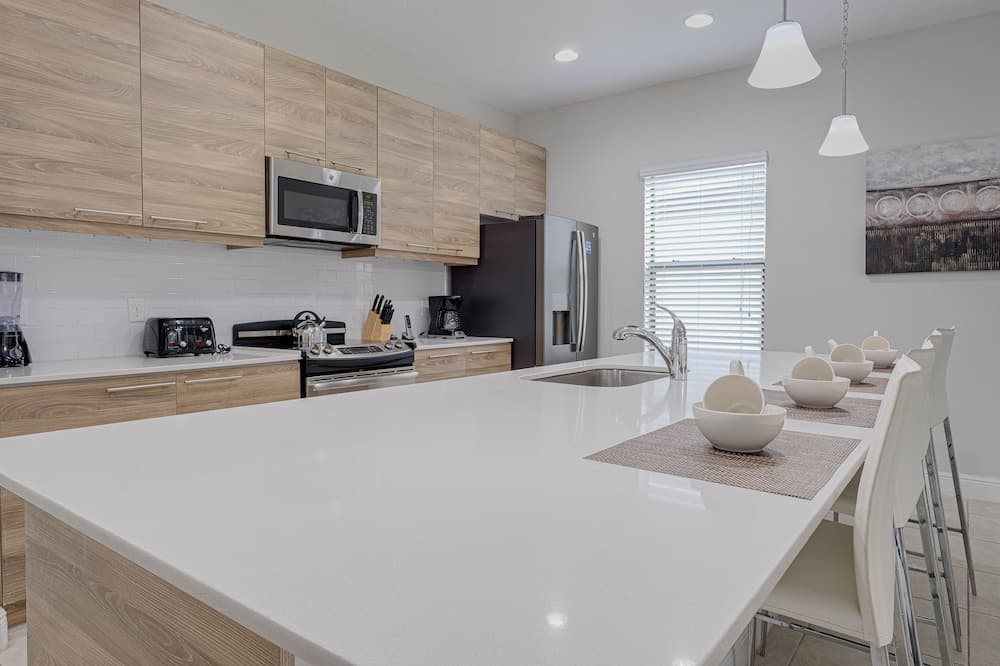 Balmoral Resort-194al 4 Bedroom Home by RedAwning