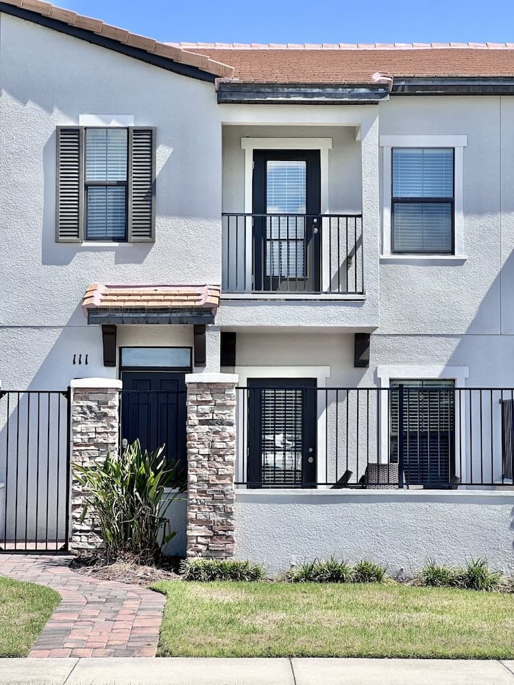 Balmoral Resort- 111kb 2 Bedroom Townhouse by RedAwning