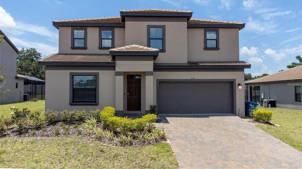 Balmoral Resort-224mcv 4 Bedroom Home by RedAwning