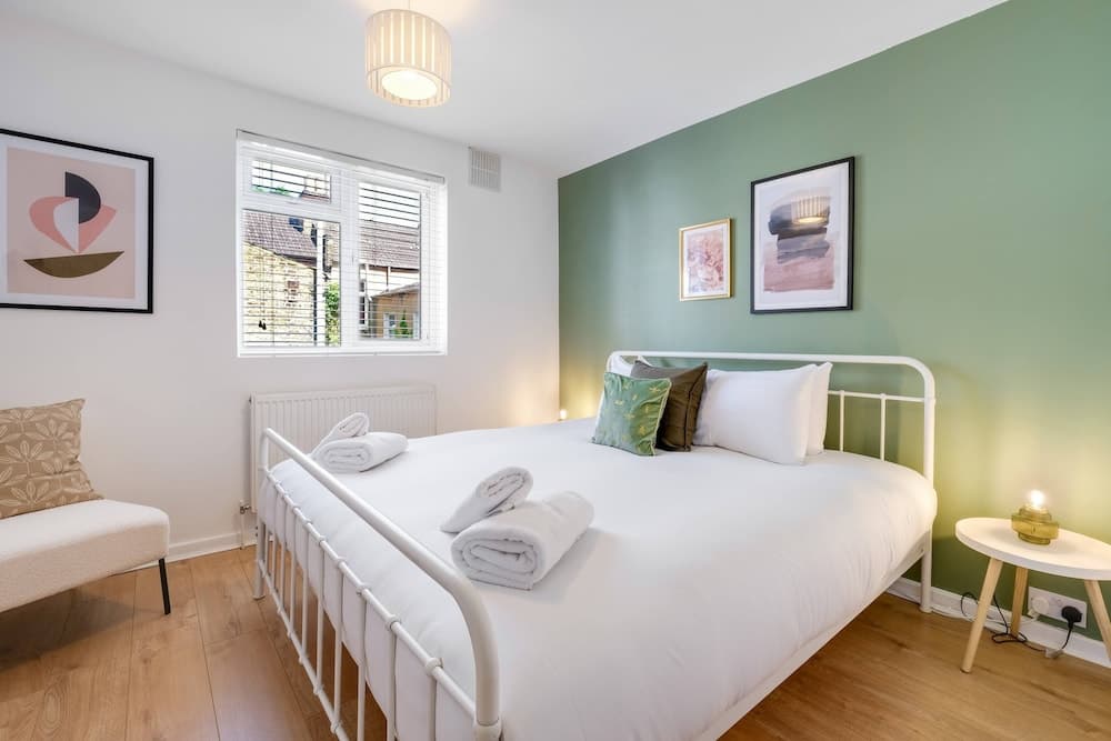Luxury 3 Bedroom 2 Bathroom House Fulham