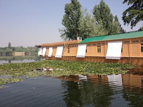 New York Houseboat