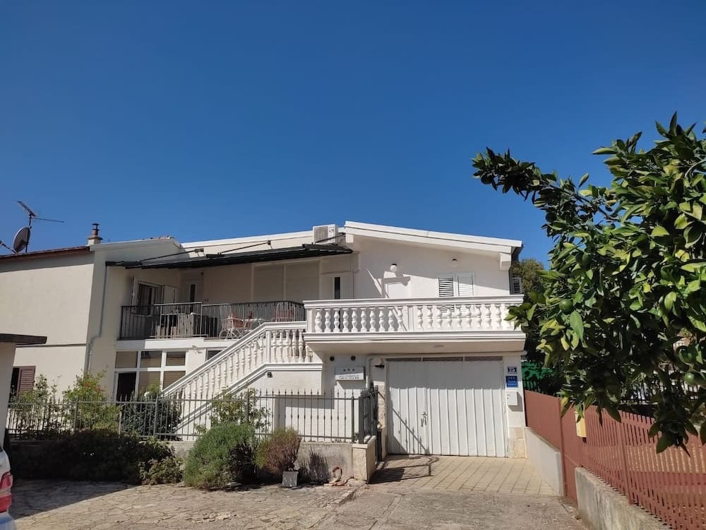 Neve - by the sea - A1