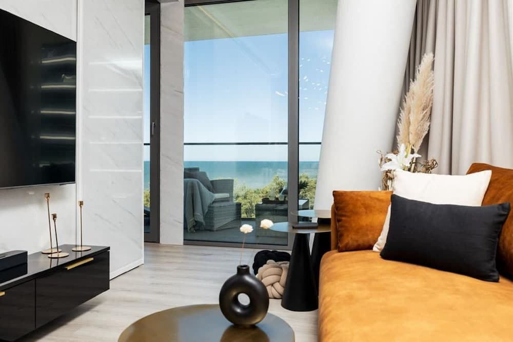 Luxury Apartment by Renters Prestige