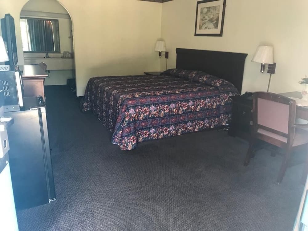 Executive Inn & Suites