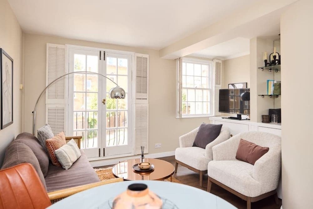 The Holland Park Crib - Classy 2bdr House