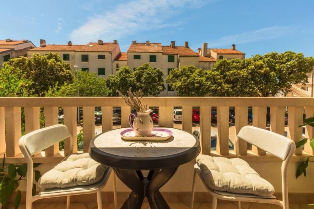 Tattoo - Modern & Free Parking - A1