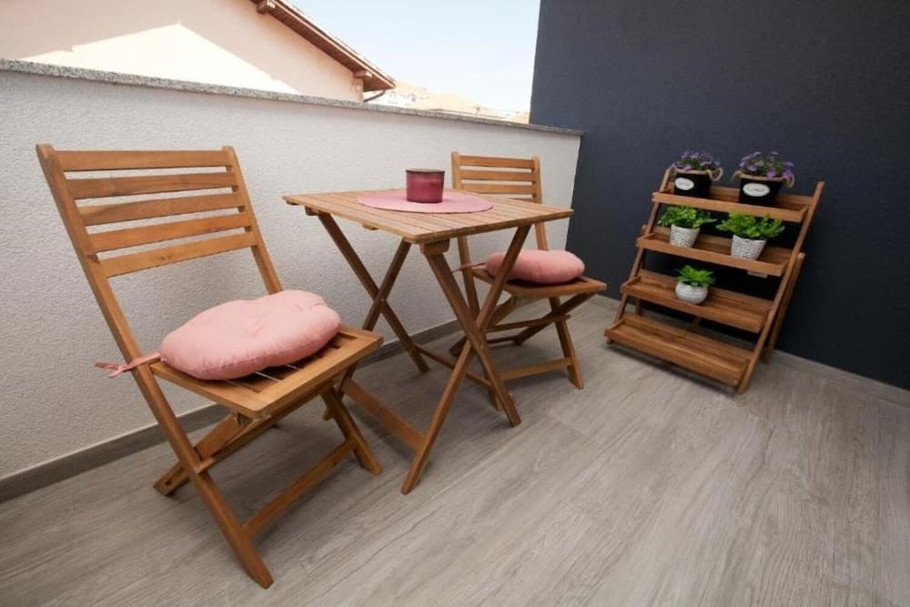 Mat-deluxe With Free Parking - A1